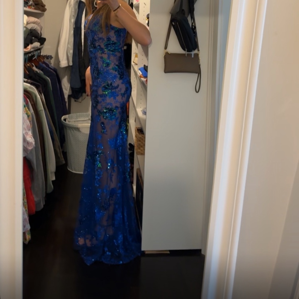 PROM DRESS - Picture 3 of 3
